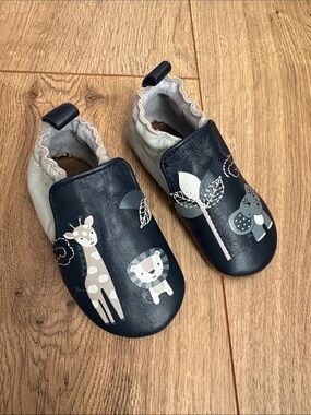 Robeez leather crib shoes